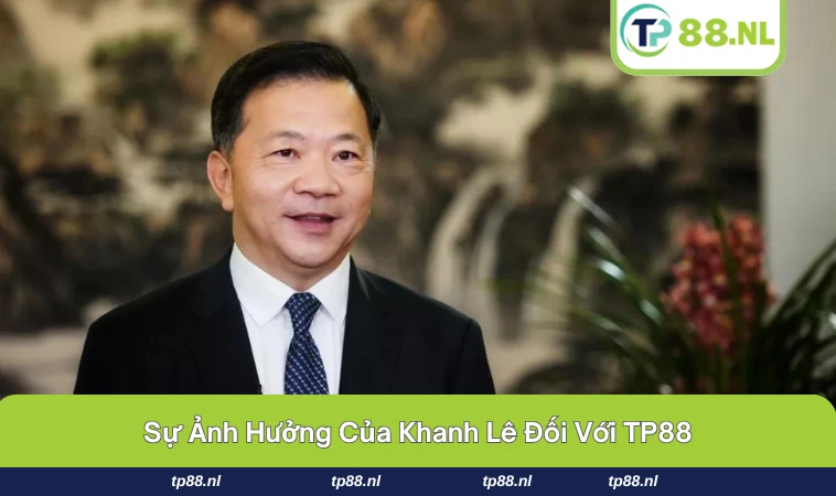 Tác giả Khanh Lê giao lưu và truyền cảm hứng cho sinh viên trẻ tại Hà Nội.